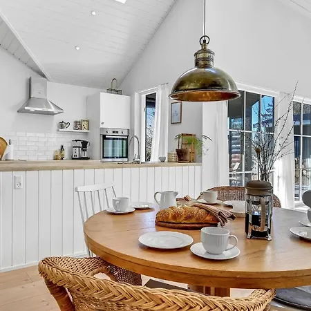 Cozy In With Kitchen Holiday home