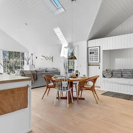 Cozy In With Kitchen Holiday home
